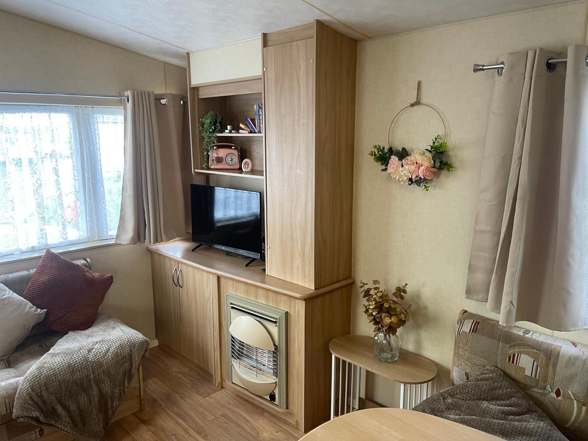 Sandlemere - 6 Berth, 3 Bedroom Caravan Tunstall  Dış mekan fotoğraf